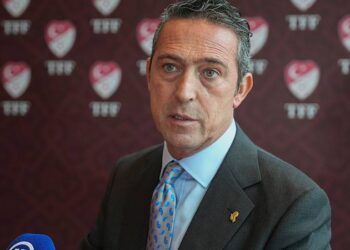 Atina'da final ballı börek olur