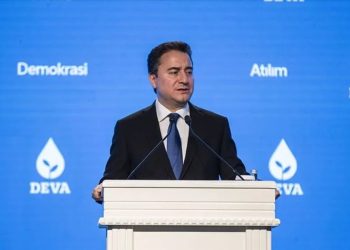 Babacan'dan iktidara 'sağlık sistemi' eleştirisi: Sorunların kökünde kötü yönetim var