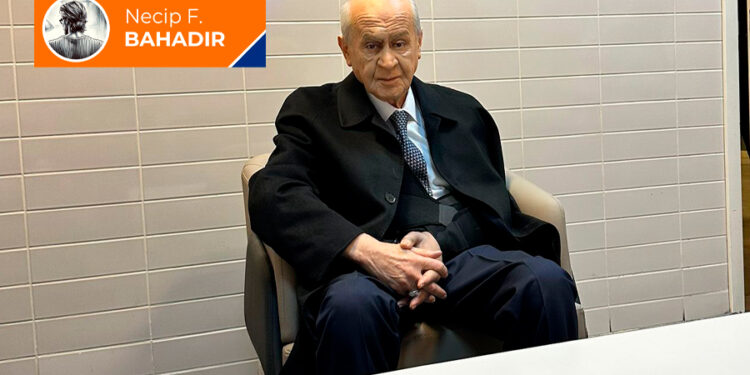 Bahçeli, Alparslan Türkeş’in kemiklerini sızlattı!