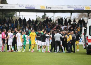 Başkanlar sahaya indi; Bodrumspor-Eyüpspor maçında ortalık karıştı