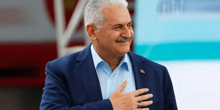 Binali Yıldırım, İzmir’de seçim ofisi açılışında konuştu