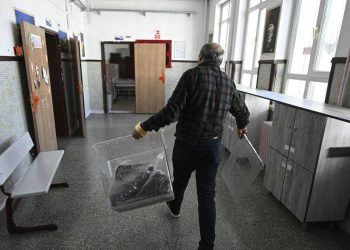 Bu okulda seçmen sayısı 359 ilçeden fazla