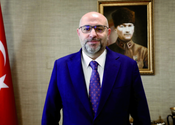 Buğra Gökçe: “Güneş balçıkla sıvanmaz.”