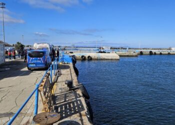 Çanakkale açıklarında mülteci botu battı: 5’i çocuk 21 ölü