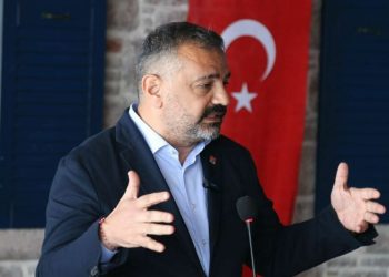CHP İzmir İl Başkanı Aslanoğlu'ndan Dağ'a 'Karşıyaka Stadı' tepkisi: Dalga geçemezsin