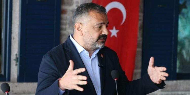 CHP İzmir İl Başkanı Aslanoğlu'ndan Dağ'a 'Karşıyaka Stadı' tepkisi: Dalga geçemezsin