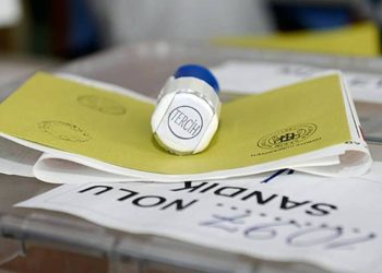 CHP Meclis üyesi sandık başında hayatını kaybetti