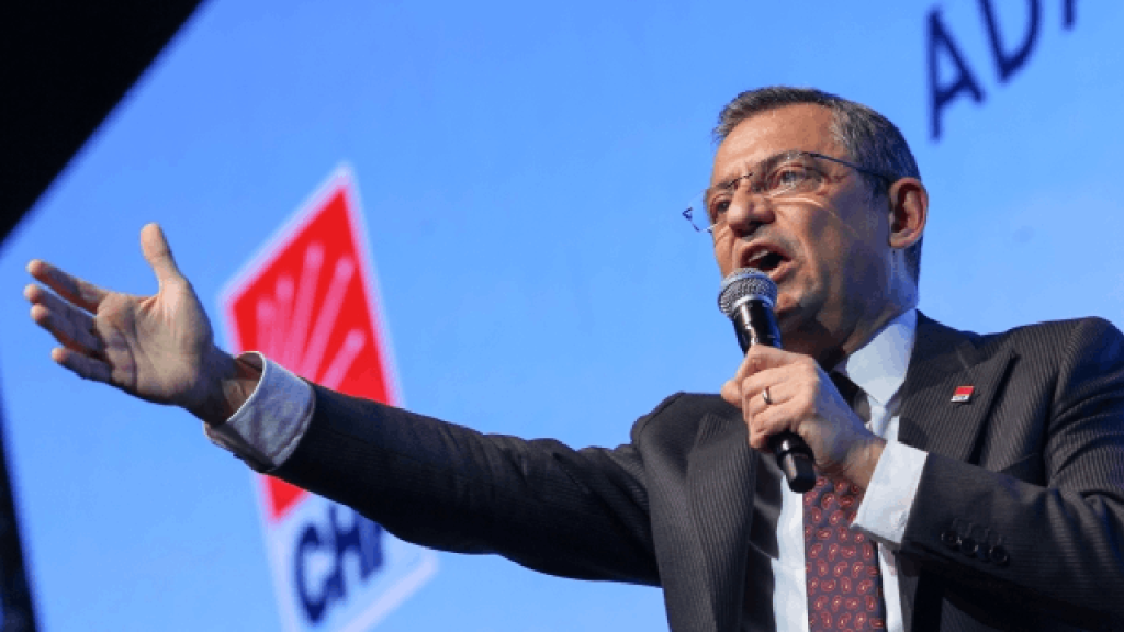 CHP lideri Özgür Özel İzmir'de: "Yarın büyük bir zafer kazanacağız"