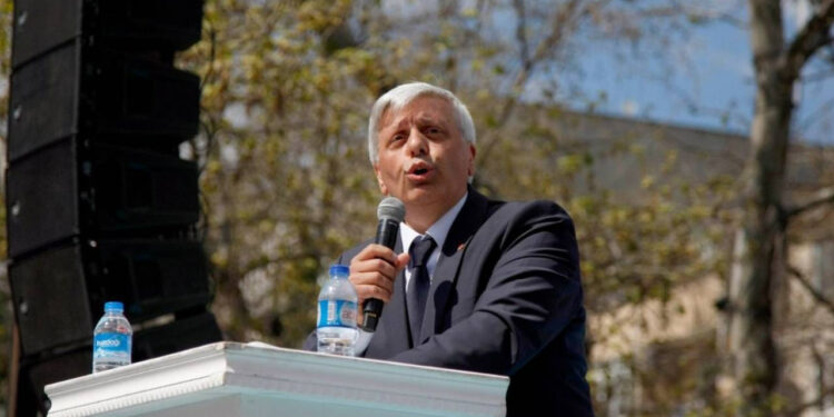 CHP'li başkan adayı Çoklar: Türkçe olmayan tabelalara izin vermeyeceğiz