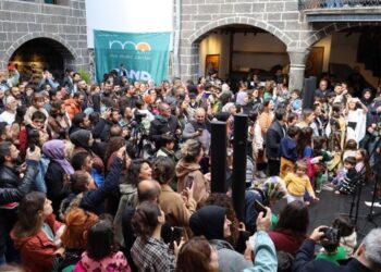 Çand MA Newroz stranları ile açıldı