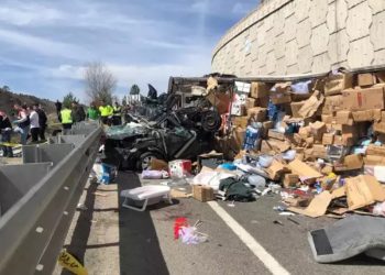 Çankırı’da TIR, otomobilin üzerine devrildi: 4 ölü, 3 yaralı