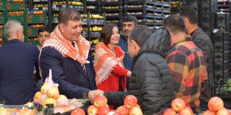 Cemil Tugay, CHP’nin İzmir anketini açıkladı: 8-9 puan öndeyiz