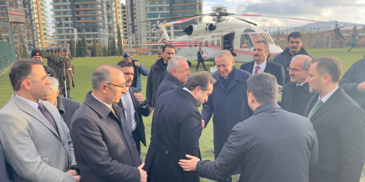Cumhurbaşkanı Erdoğan'ı, Mehmet Ağar karşılamış