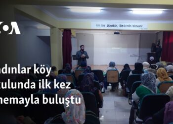 Kadınlar köy okulunda ilk kez sinemayla buluştu