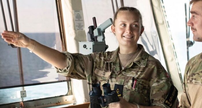 Danimarka, askere alımda cinsiyet ayrımını kaldırıyor