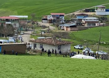 Diyarbakır'da muhtarlık seçiminde kan aktı: Silahlı kavgada 1 kişi öldü, 11 kişi yaralandı
