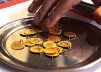 Dolar kuru dalgalandı, altın fiyatları yükseldi: Gram altın ne kadar?