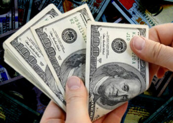 Dolar ve euroda günün ilk rakamları