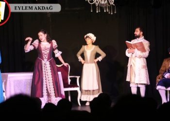 Dünya Tiyatro Günü: Kürt oyuncular yasaklara direniyor