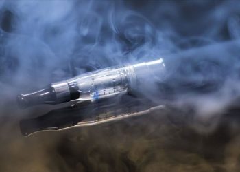 Elektronik sigara kabusu oldu, ciğeri sönen genç kadın herkesi uyardı