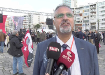 Emekli astsubaylar 'Özlük Hakları' için İzmir'de bir araya geldi