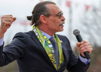 Erdal Beşikçioğlu: Bir devrim geliyor, hayal bile edemezsiniz