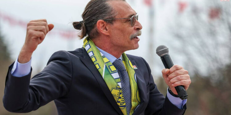 Erdal Beşikçioğlu: Bir devrim geliyor, hayal bile edemezsiniz