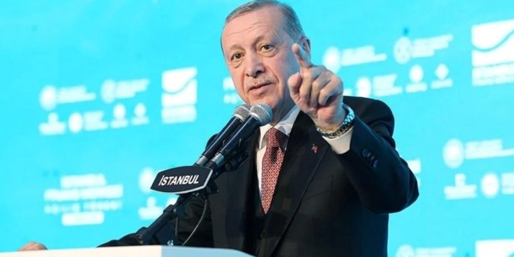 Erdoğan İstanbul'da konuştu; Zübük siyasetini hortlatanların niyeti ülkeyi yağmalamaktır
