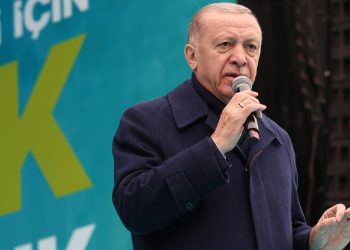 Erdoğan: Nedir bu ‘Yavaş’lardan çektiğimiz ya?