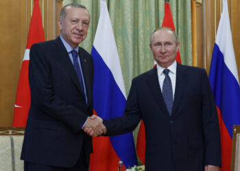 Erdoğan, Putin'i tebrik etti