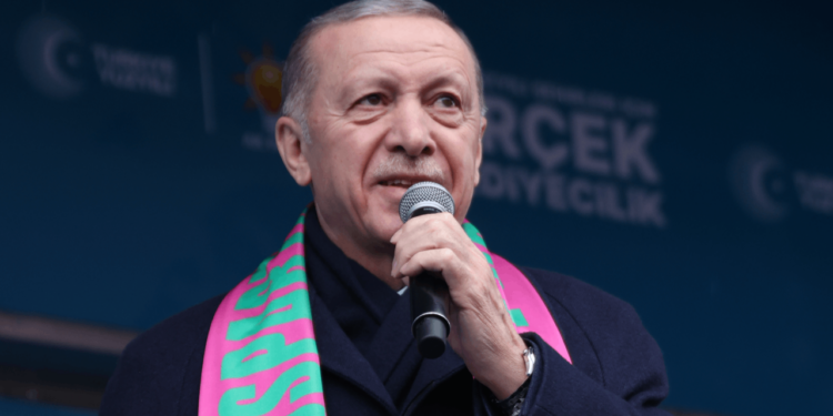 Erdoğan hayaller aleminde: "Ekonomik göstergeler gayet iyi, çalışan ve emeklilerin durumu düzelecek"