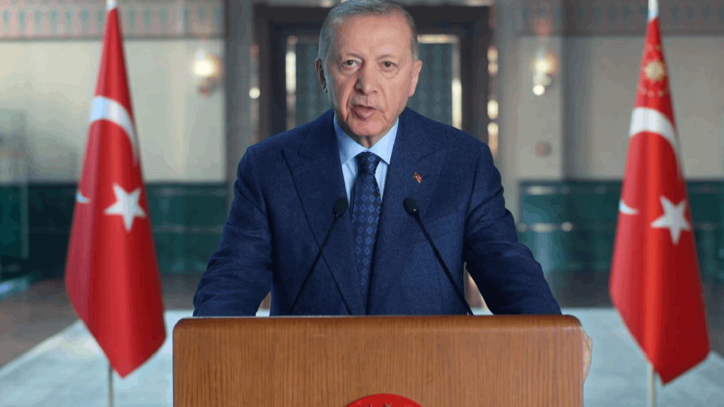 Erdoğan hepsini istiyor: "Hükümet bizde olduğuna göre yerel yönetimi de teslim ettiğinizde ülkeyi uçurmaya devam"