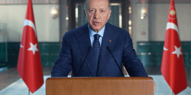 Erdoğan hepsini istiyor: "Hükümet bizde olduğuna göre yerel yönetimi de teslim ettiğinizde ülkeyi uçurmaya devam"