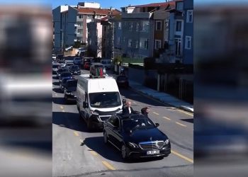 Erdoğan ve bakanlarından etkilenen muhtarın çakarlı konvoyuna soruşturma