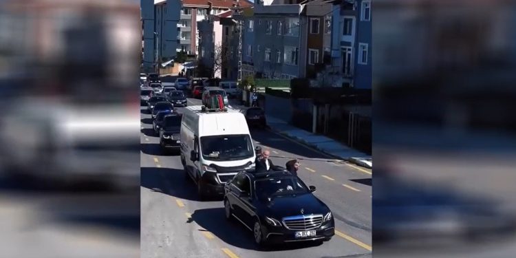 Erdoğan ve bakanlarından etkilenen muhtarın çakarlı konvoyuna soruşturma