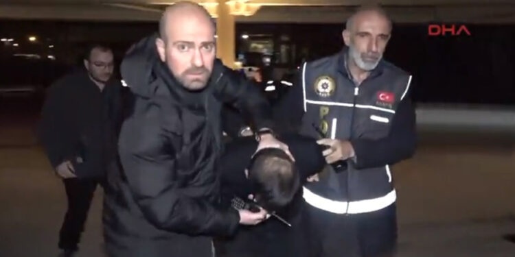 Erzurum’da kıskançlık cinayeti: Eşi ve kızını öldürdü