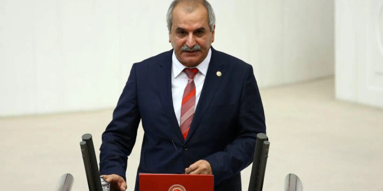 Eski milletvekili Ahmet Çelik'i bıçaklayan kardeşi tutuklandı