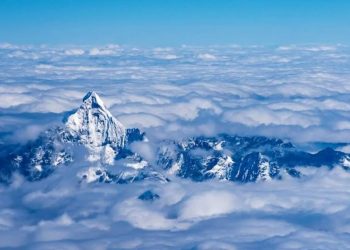 Everest'e tırmanacak dağcılara GPS zorunluluğu