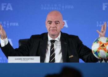 FIFA Başkanı'ndan "mavi kart"a veto