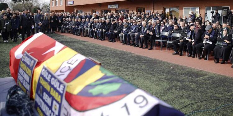 Fenerbahçe Eski Başkanı Tahsin Kaya için Dereağzı'nda tören düzenlendi