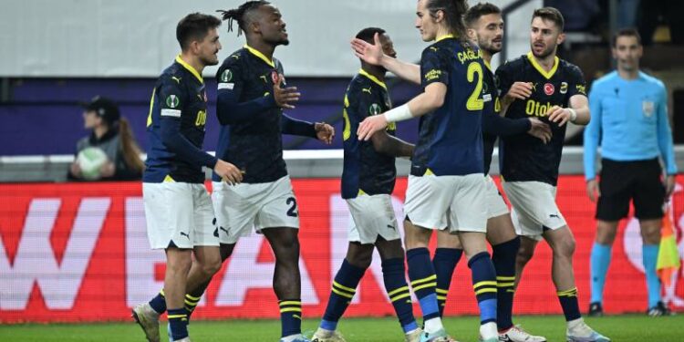Fenerbahçe, Union Saint-Gilloise'ı deplasmanda rahat geçti; çeyrek final kapısını araladı!