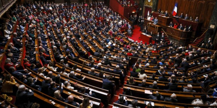 Fransa, kürtaj hakkını anayasal güvence altına alan ilk ülke oldu