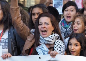 Fransa'da binlerce kişi, 'ırkçılık ve faşizme' karşı yürüdü