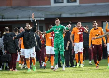 Galatasaray Antalya'da kampa giriyor