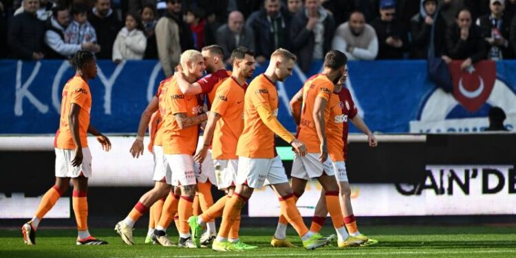 Galatasaray dışarıda 5. viteste