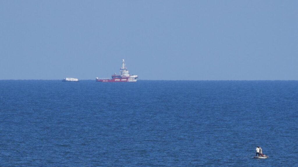 Gazze'ye deniz yolundan ilk yardım ulaştı, ikinci gemi de hazır