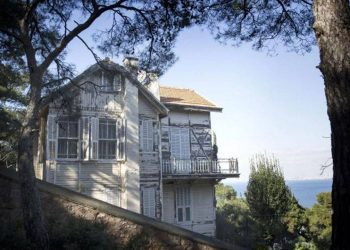 Gezi Parkı'nın ardından Vakıflar'a ikinci darbe: İBB, usta edebiyatçının köşkünü de geri aldı