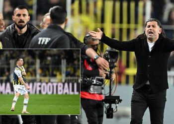 Hadi aynı şeyi Trabzon'da yapsın, hadi hakeme buradan çıkamazsın desin!