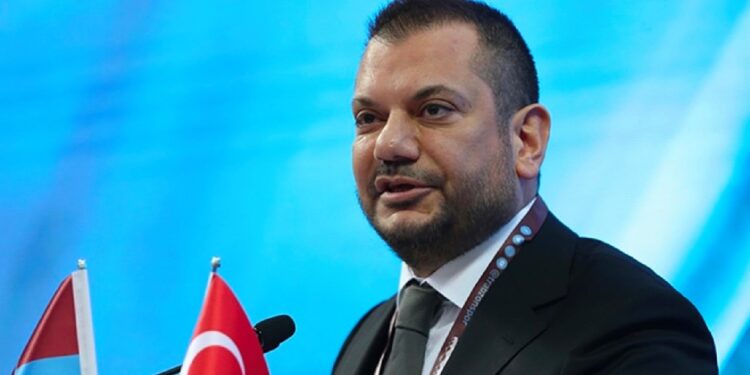 Hiç kimse ya da herhangi bir kurum Trabzonspor’un şerefli taraftarını dünkü olayların önüne meze etmeye kalkışmasın