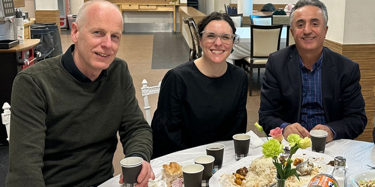 Hollanda AP Milletvekili, ilk kez iftar programına katıldı: Benim için bir onur